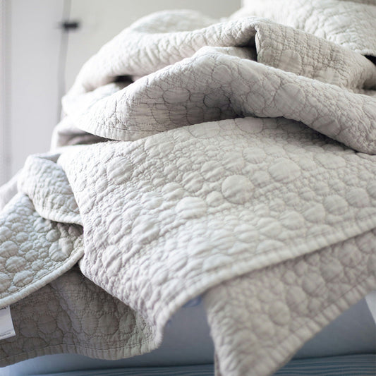 CircleScape Light Grey Quilt